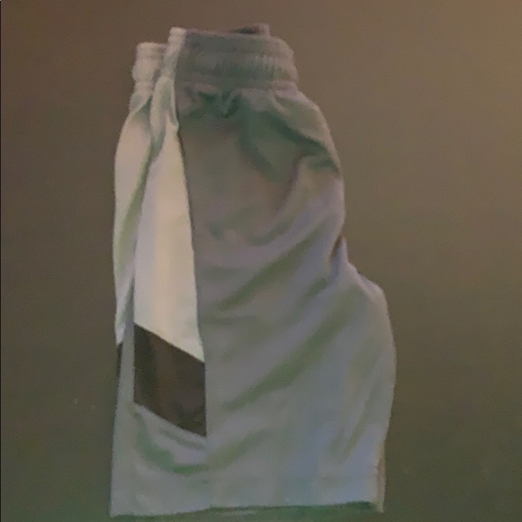 Boys Athletic shorts size 5/6 - Picture 3 of 5